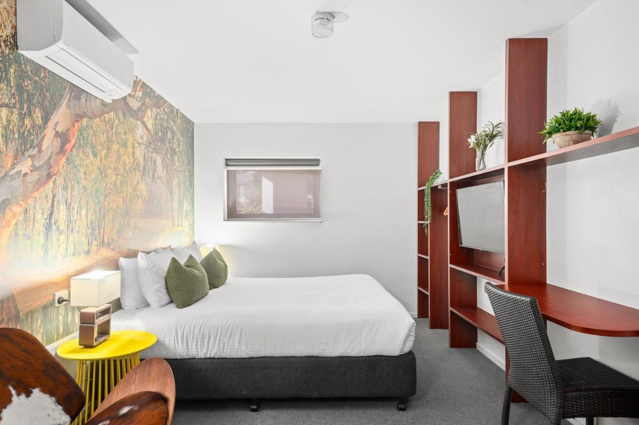 Grand Hotel And Studios Wyong Exterior photo