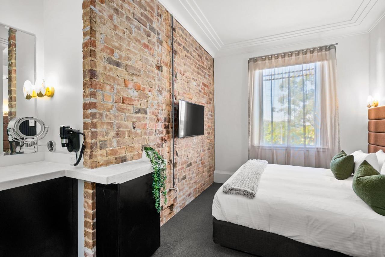 Grand Hotel And Studios Wyong Exterior photo