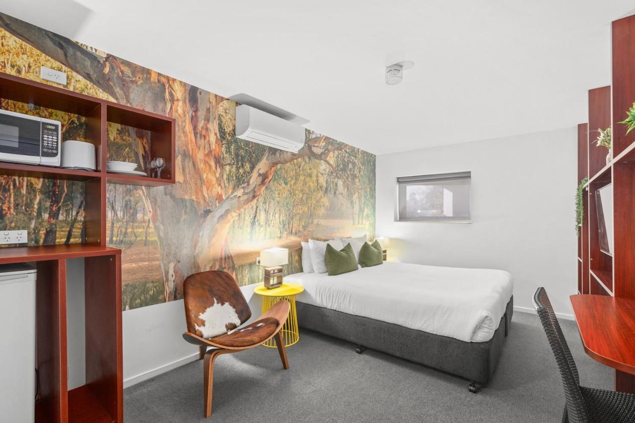 Grand Hotel And Studios Wyong Exterior photo