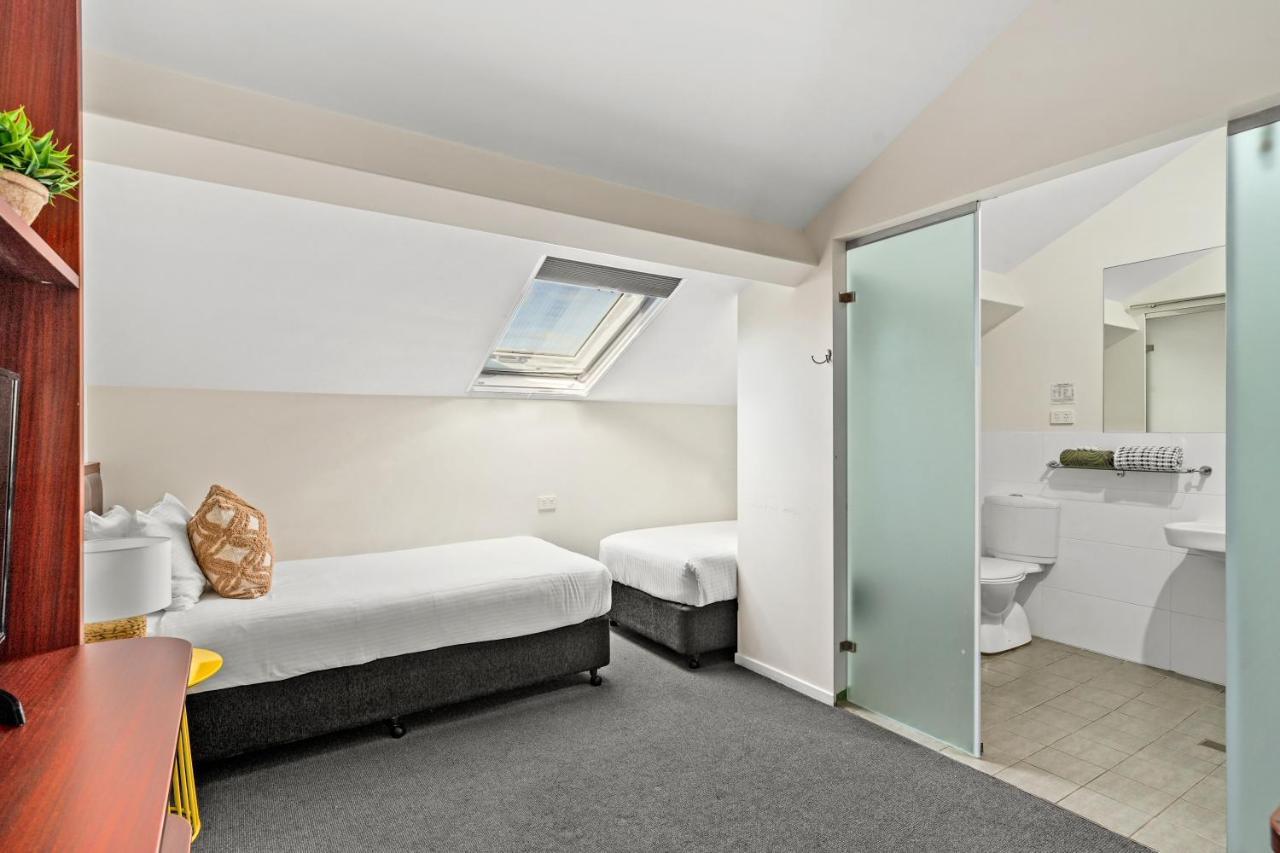 Grand Hotel And Studios Wyong Exterior photo