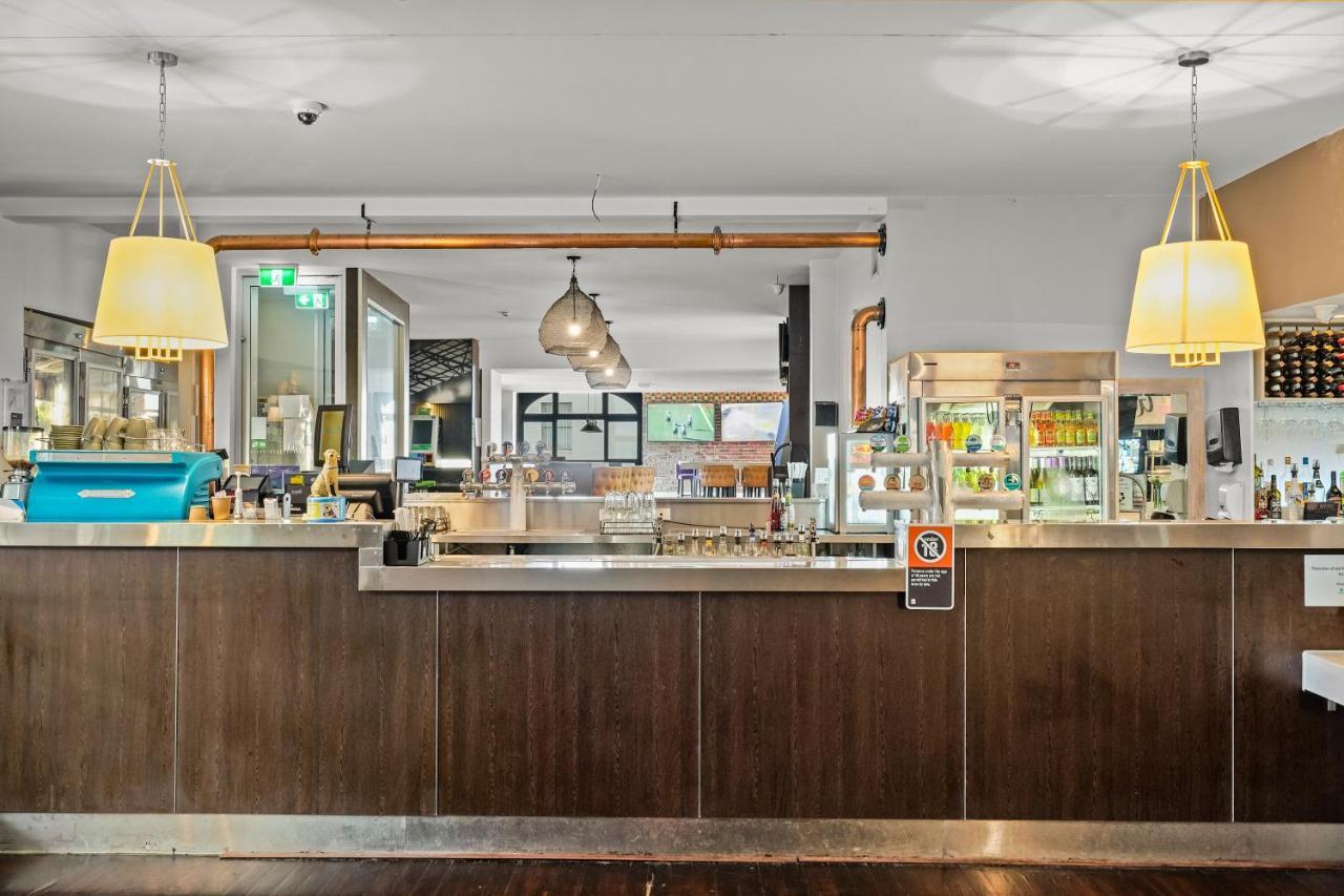 Grand Hotel And Studios Wyong Exterior photo