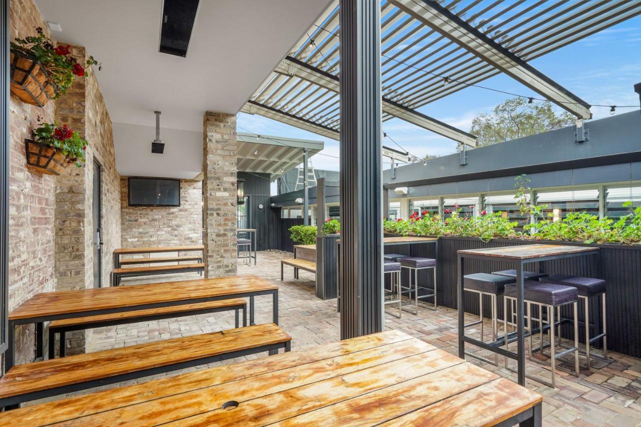 Grand Hotel And Studios Wyong Exterior photo